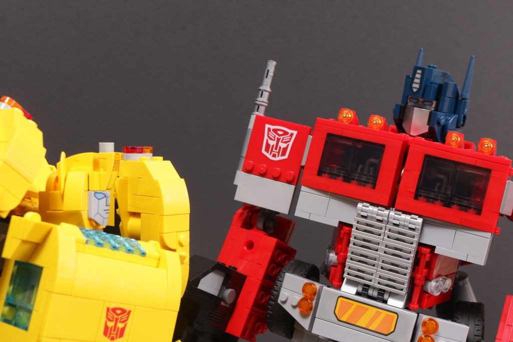 LEGO Icons Transformers 10338 Bumblebee review 17 1024x683