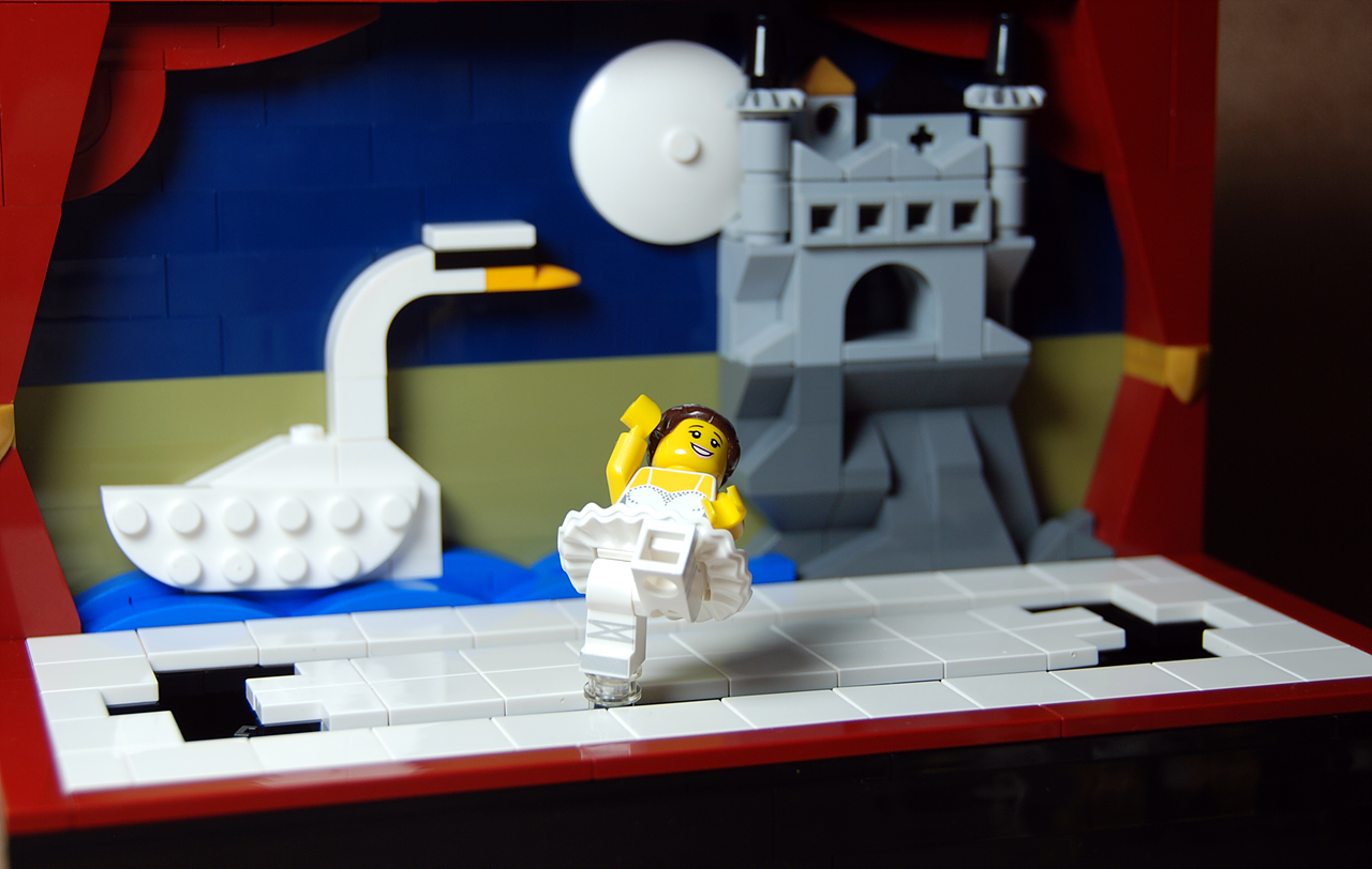 Brick Pic of the Day: Tchaikovsky's Swan Lake
