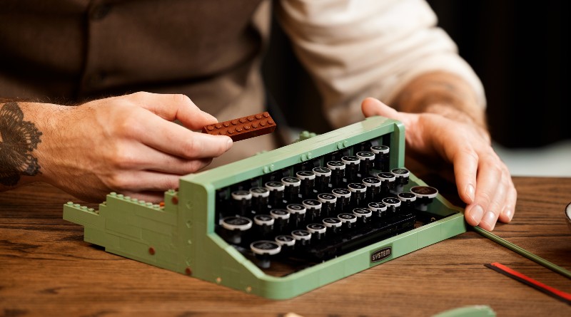 LEGO Ideas 21327 Typewriter includes a very niche reference