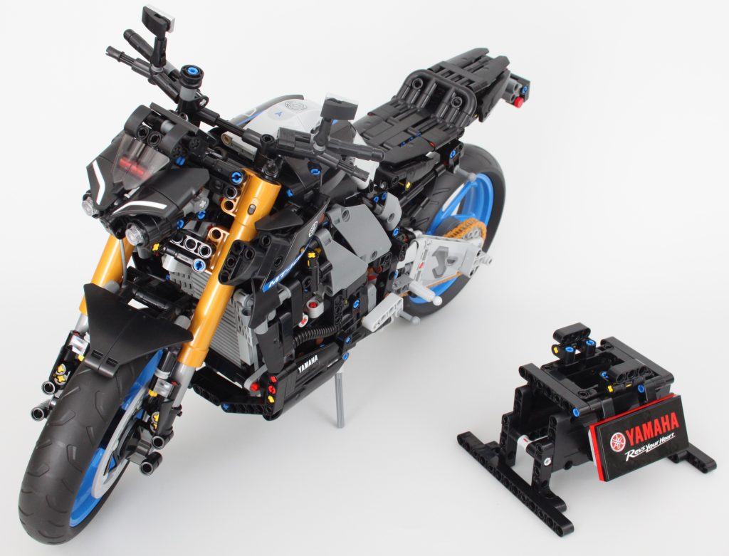 LEGO Technic 42159 Yamaha MT 10 SP review 12 1024x781