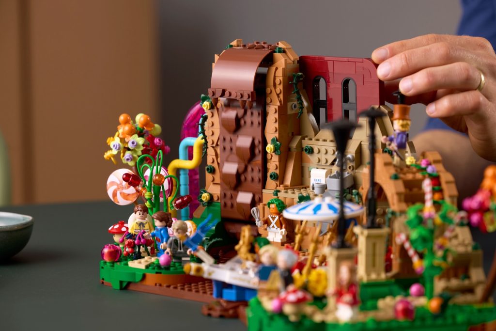 LEGO Ideas 21360 Willy Wonka the Chocolate Factory 14 1024x683