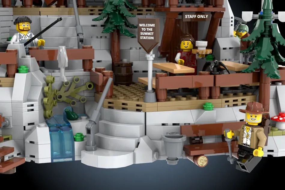 LEGO Ideas Summit Station 9