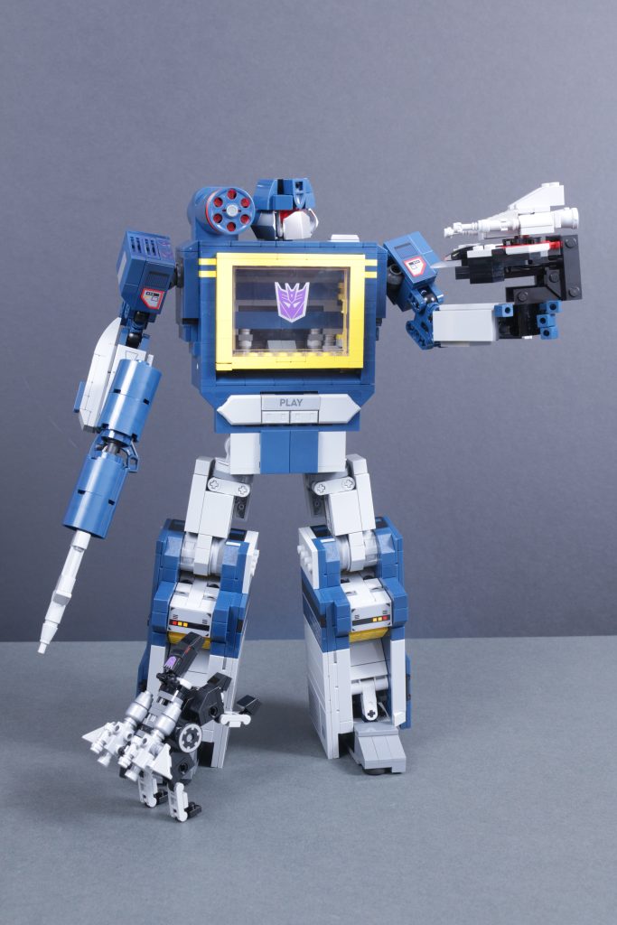 LEGO Icons Transformers 10358 Soundwave review 34 683x1024