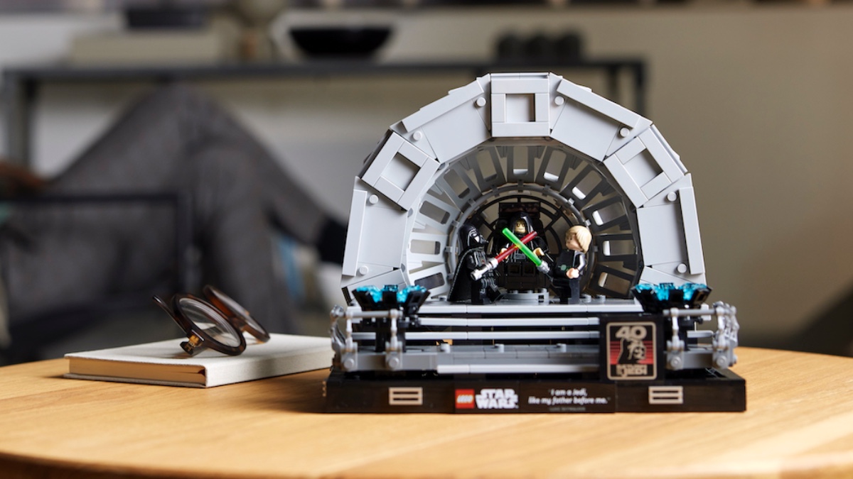 Two new LEGO Star Wars dioramas now available for pre-order at LEGO.com