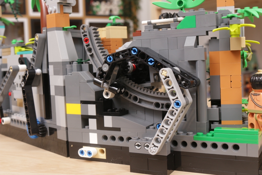 LEGO Indiana Jones 77015 Temple of the Golden Idol review 27 1024x683