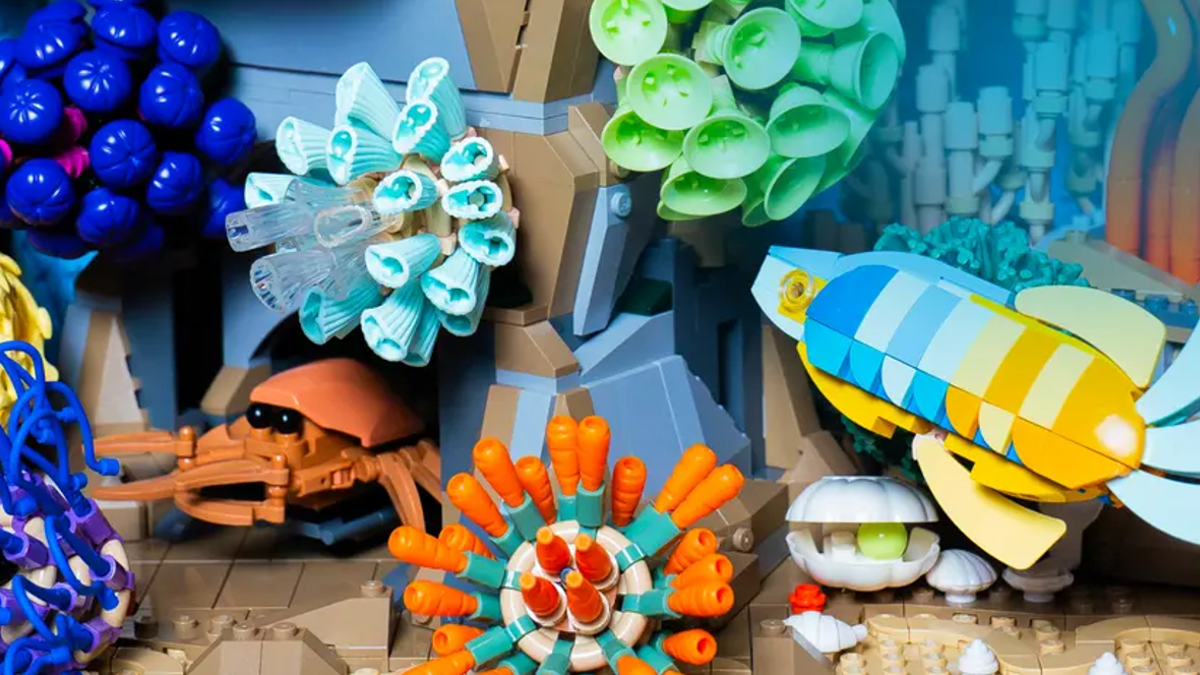 The story of LEGO 10366 Tropical Aquarium's versatile new piece