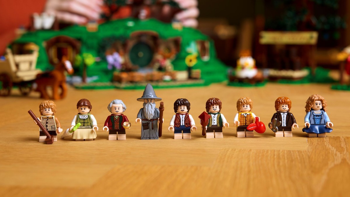 LEGO The Lord of the Rings: The Shire minifigures are thanks to the party