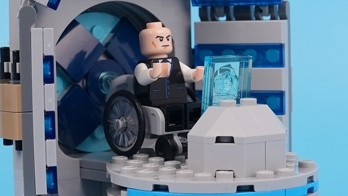 First in-hand images of LEGO Marvel X-Men 5009015 Cerebro GWP spotted