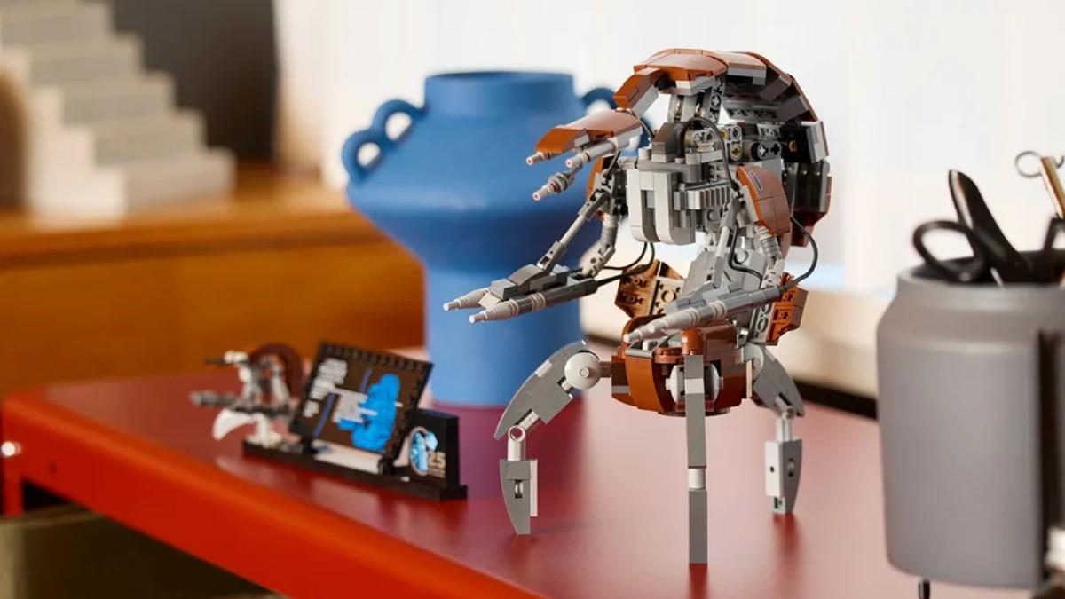 It's a good year for LEGO Star Wars prequel droid figures
