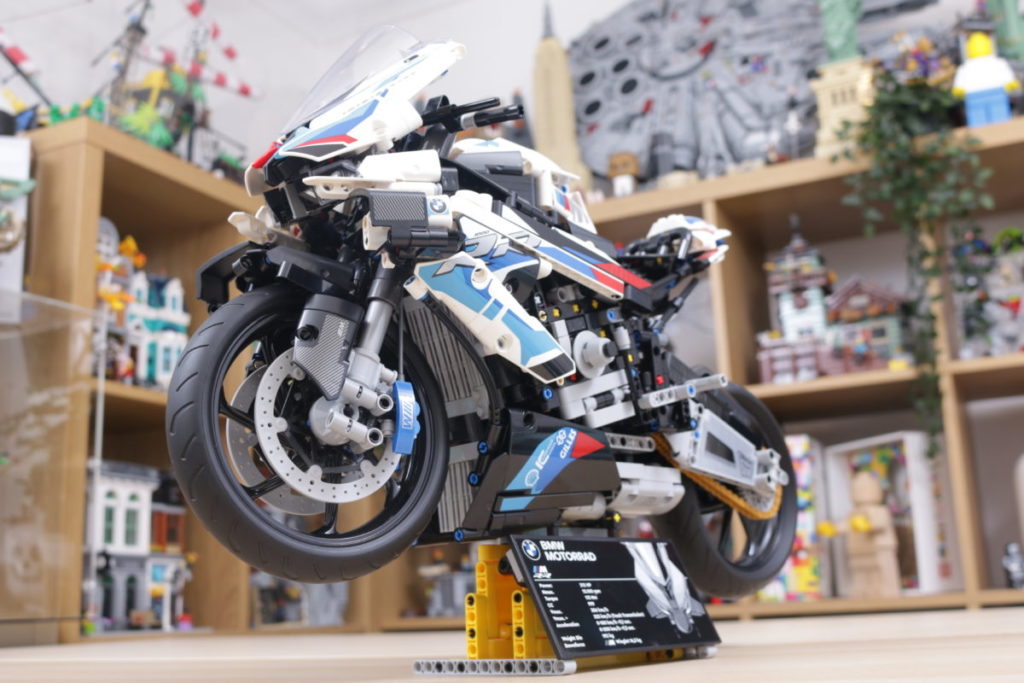 LEGO Technic 42130 BMW M 1000 RR review 18i 1024x683
