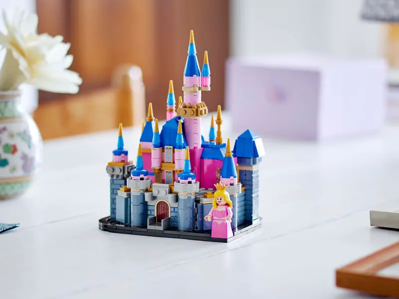 LEGO Disney 40720 Mini Disney Sleeping Beauty Castle Lifestyle