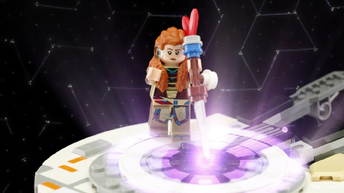 Take a closer look at the LEGO Aloy minifigure from Horizon Forbidden West