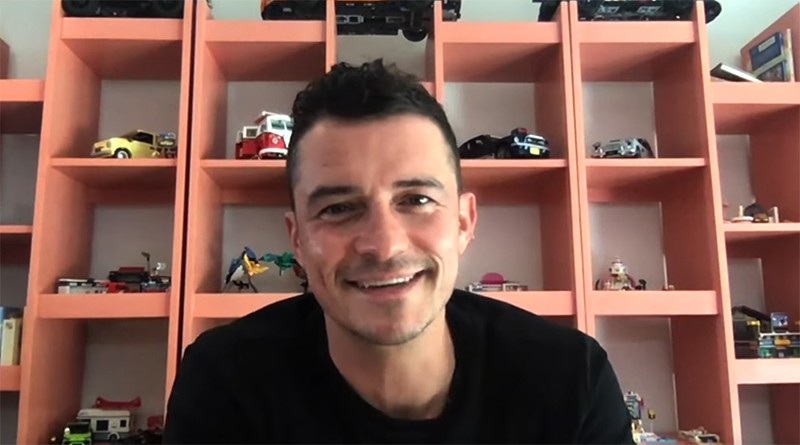 Orlando Bloom’s curious daily life also includes LEGO