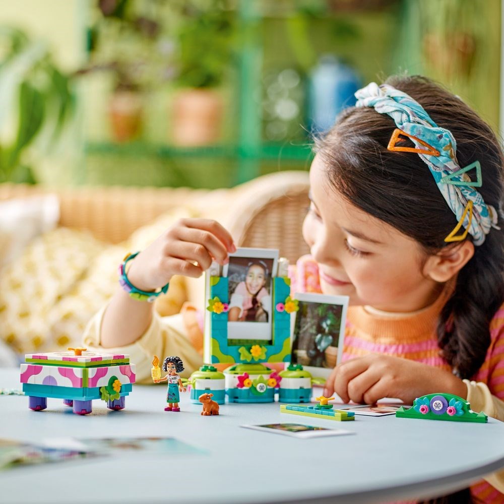 LEGO Disney 43239 Mirabels Photo Frame and Jewelry Box 3