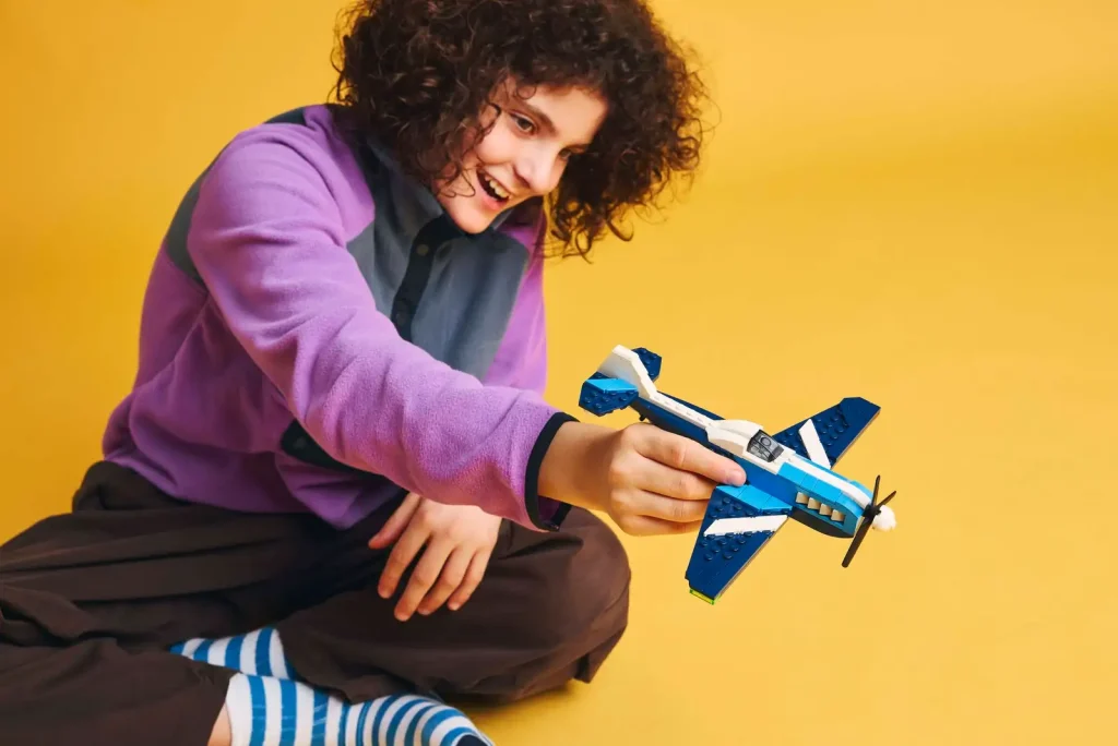 LEGO Creator 31160 Aircraft Race Plane lifestyle 2 1024x684
