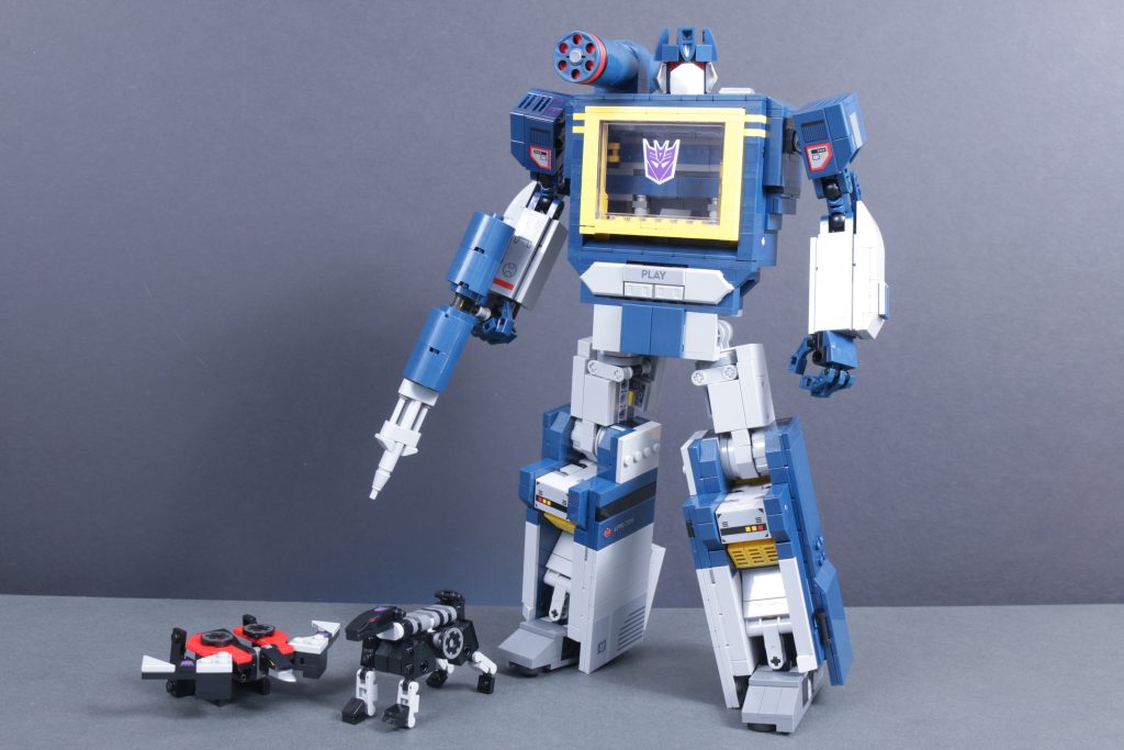 LEGO Icons Transformers 10358 Soundwave review 37 1024x683
