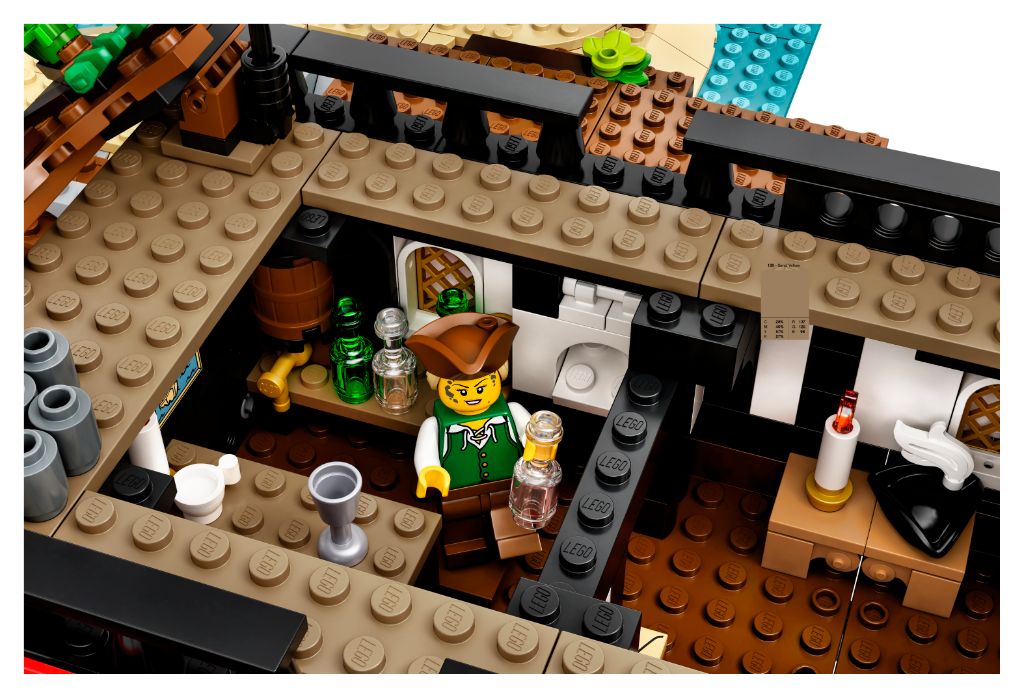 LEGO Ideas 21322 Pirates of Barracuda Bay 12