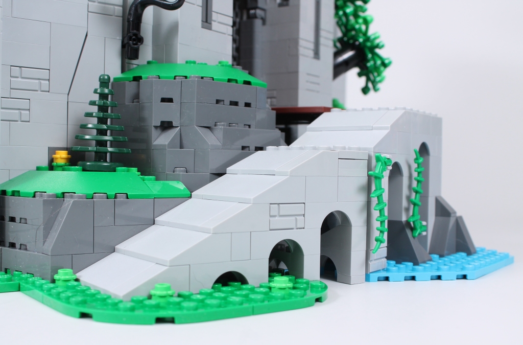 LEGO Icons 10305 Lion Knights Castle ramp mod 2 1024x675