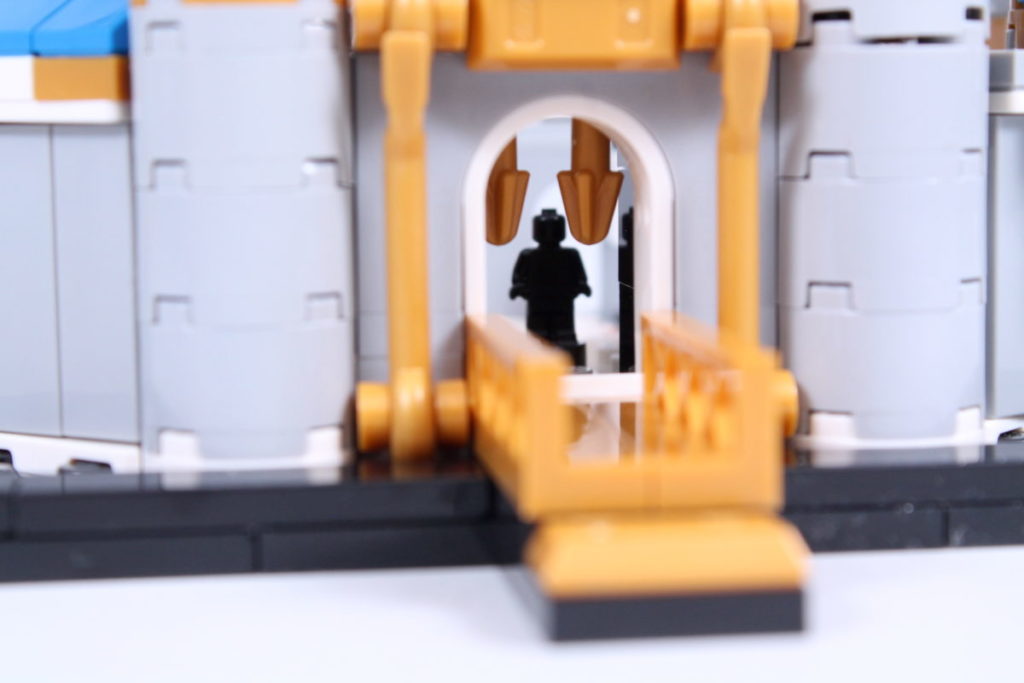 LEGO Disney 40478 Mini Disney Castle review 20 1024x683