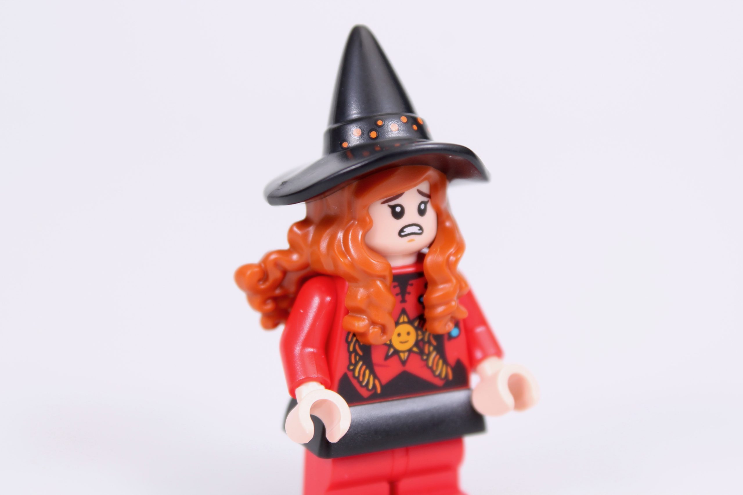 LEGO Ideas 21341 Disney Hocus Pocus The Sanderson Sisters Cottage review 51 scaled